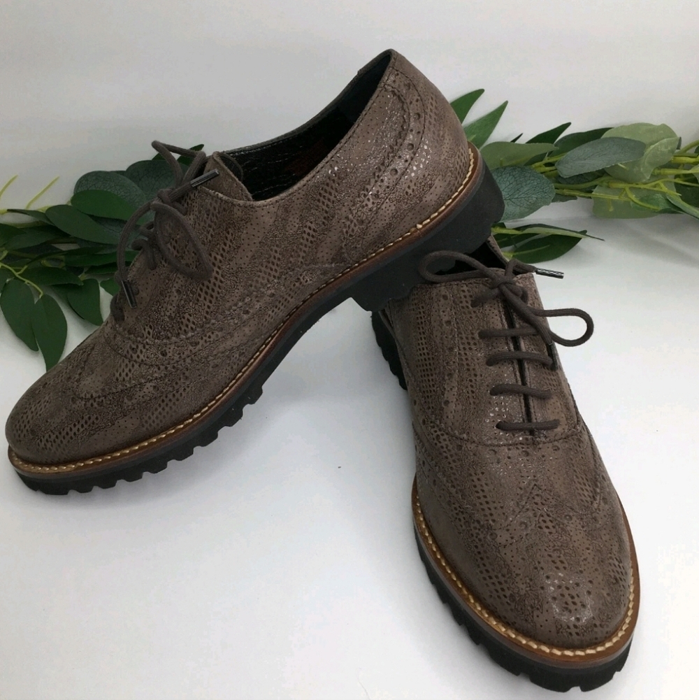 MARK JOSEPH women's leather eva lightweight technology Oxford wingtip Sz 6